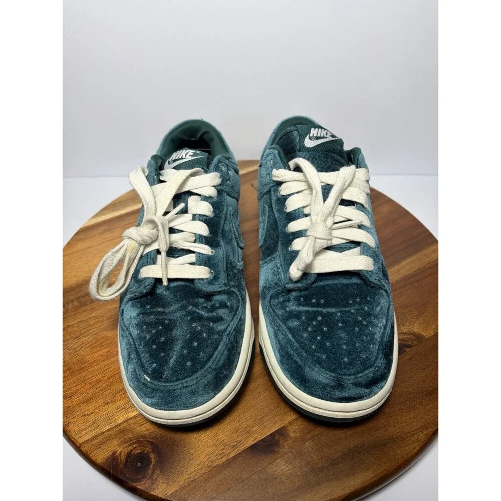 Nike WMNS Dunk Low Dark Atomic Teal Velvet DZ5224-300 Women's Size 6